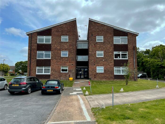 2 Bedroom Apartment To Rent In Hillmead, Gossops Green, Crawley, West Sussex, RH11