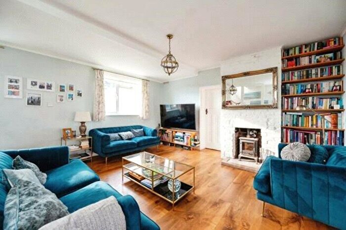 4 Bedroom Detached House For Sale In Sandy Beach Estate, Hayling Island, Hampshire, PO11