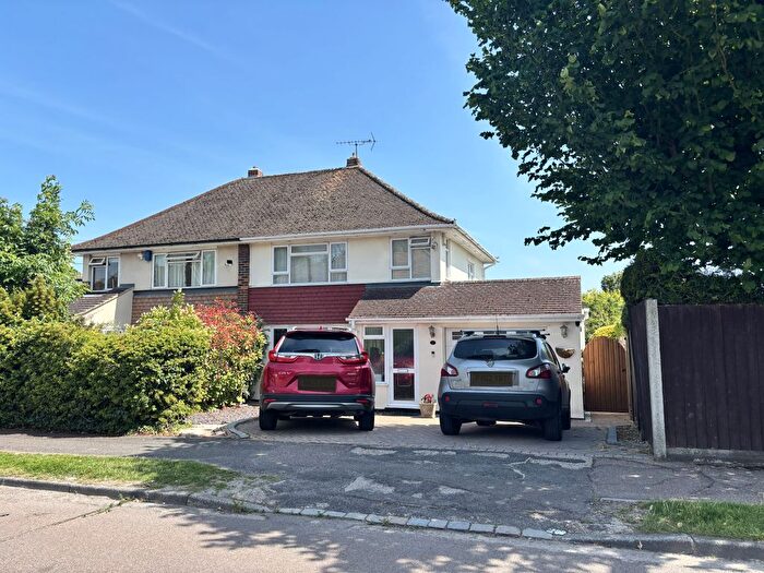 4 Bedroom Semi-Detached House To Rent In Windmill Way, Tring, HP23