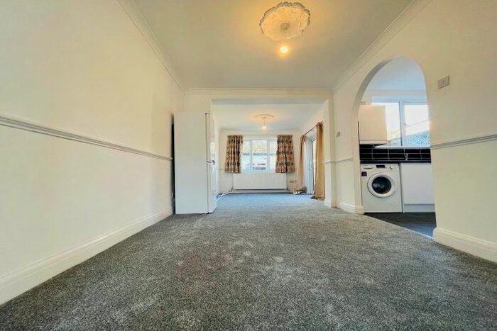 3 Bedroom Property To Rent In Tynemouth Drive, Enfield, EN1