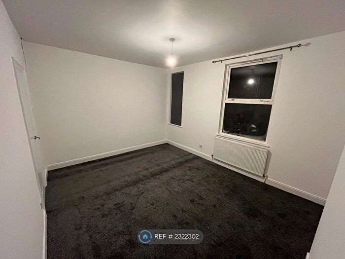 2 Bedroom End Of Terrace House To Rent In Holborn Avenue, Nottingham, NG2