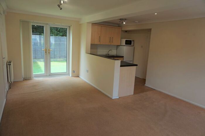 1 Bedroom Flat To Rent In Lascelles Drive, Pontprennau, CF23