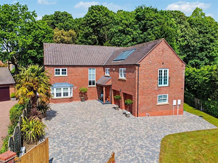 5 Bedroom Detached House For Sale In Woodchurch Road, Arnold, Nottingham, NG5