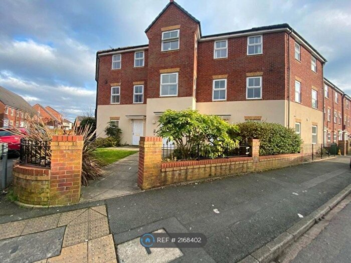 2 Bedroom Flat To Rent In Appleton Street, Manchester, M8