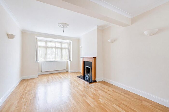3 Bedroom Semi Detached House To Rent In The Drive, Morden, SM4