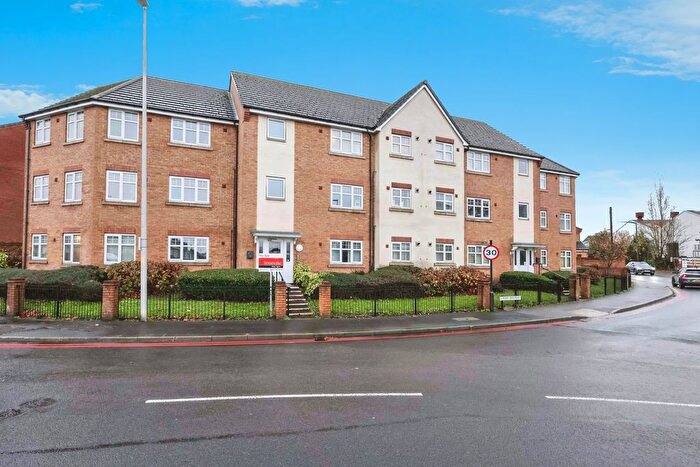 2 Bedroom Flat For Sale In Birmingham Road, Oldbury, West Midlands, B69