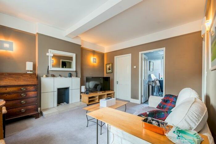 2 Bedroom Flat To Rent In Mall Chambers, Kensington Mall, London, W8