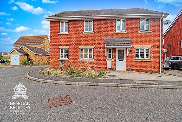 3 Bedroom Semi Detached House For Sale In Lavender Mews, Canvey Island, SS8