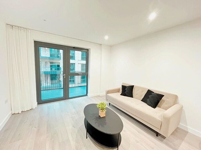 1 Bedroom Flat To Rent In Anax Street, London, N4