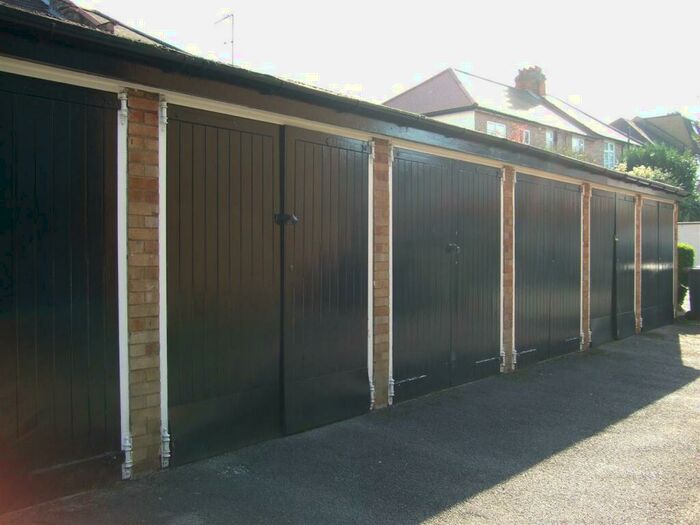 Garage / Parking To Rent In The Walks, East Finchley, N2