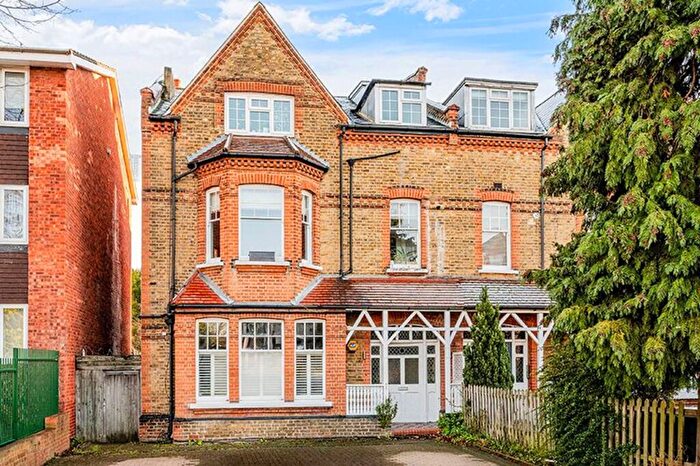 2 Bedroom Flat For Sale In , King Charles Road, KT5