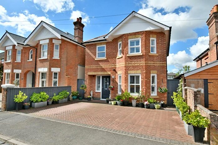 3 Bedroom Detached House For Sale In Milton Road, Wimborne, BH21