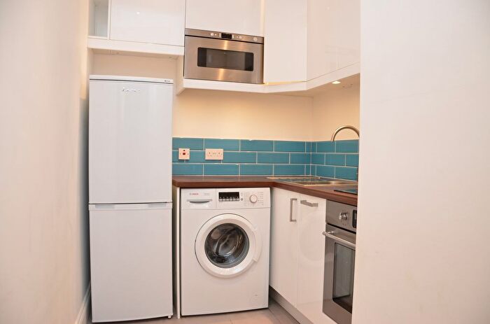 2 Bedroom Flat To Rent In Marlborough Street, Edinburgh, EH15