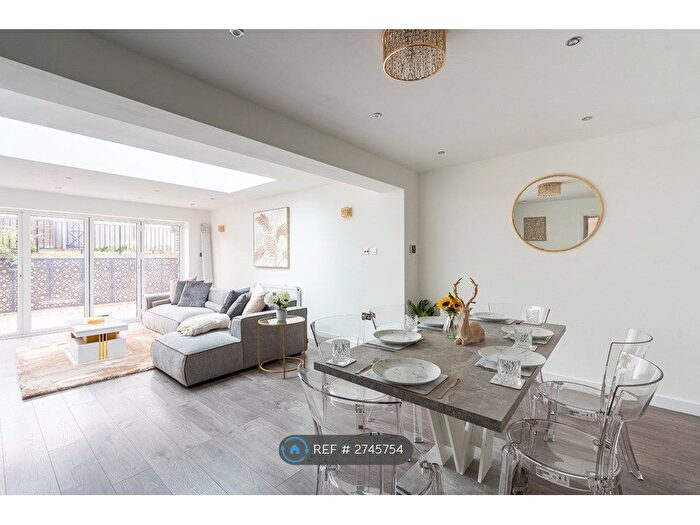 4 Bedroom Semi Detached House To Rent In Minster Drive, Croydon, CR0