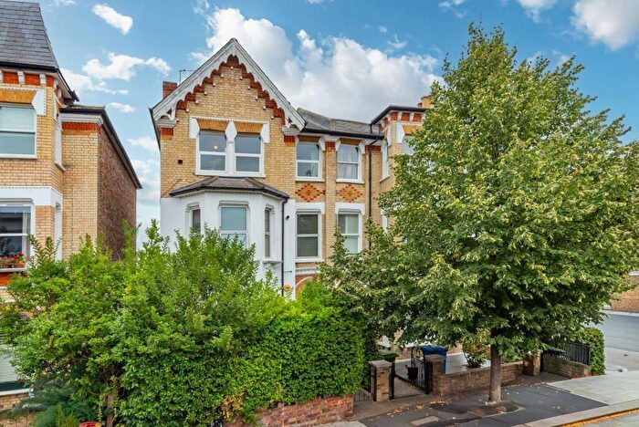 2 Bedroom Flat To Rent In Oakhurst Grove, London, SE22