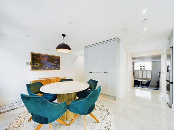 5 Bedroom Town House For Sale In Thompsons Yard, Tilehouse Street, Hitchin, SG5