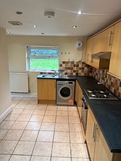 2 Bedroom Flat To Rent In Richmond Road, Cardiff, CF24