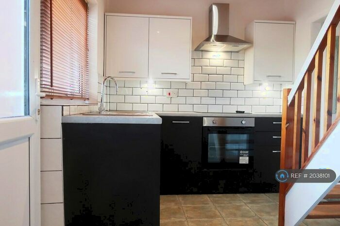 2 Bedroom Terraced House To Rent In Wigan Road, Westhoughton, Bolton, BL5