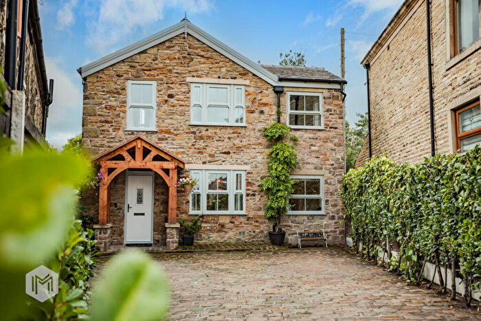 3 Bedroom Detached House For Sale In Bury Road, Tottington, Bury, Greater Manchester, BL8