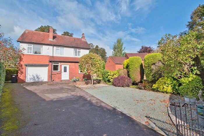 3 Bedroom Detached House For Sale In The Green Road, Ashbourne, DE6