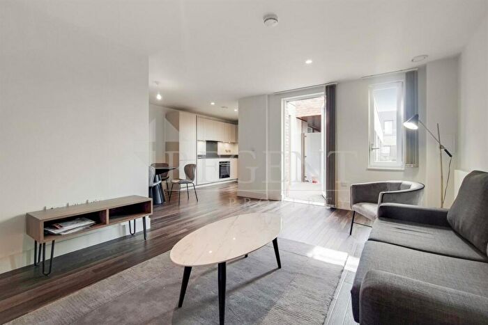 2 Bedroom Apartment To Rent In Fusion Apartments, Moulding Lane, SE14