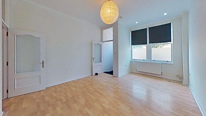 1 Bedroom Flat To Rent In Newhaven Road, Edinburgh, EH6
