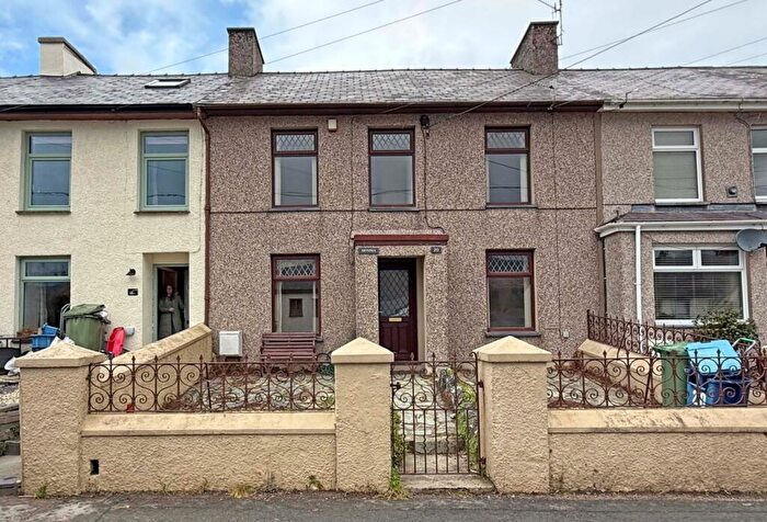 3 Bedroom Terraced House For Sale In Bryncelyn, Talysarn, Caernarfon, Gwynedd, LL54