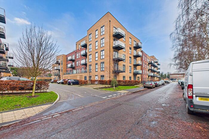 2 Bedroom Flat For Sale In Frogmore Road, Hemel Hempstead, HP3