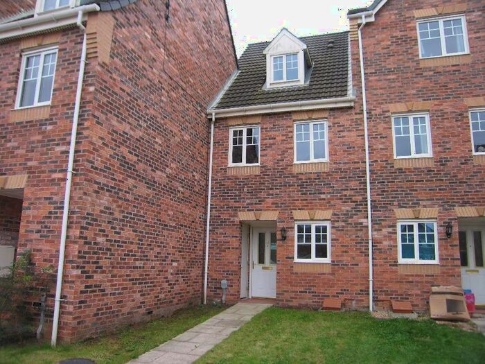 3 Bedroom Terraced House To Rent In Haigh Park, Kingswood, Hull, HU7