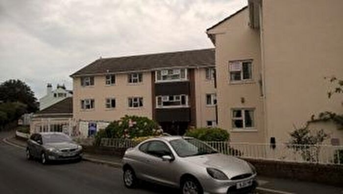 2 Bedroom Flat To Rent In Coombe Vale Road, Teignmouth, TQ14