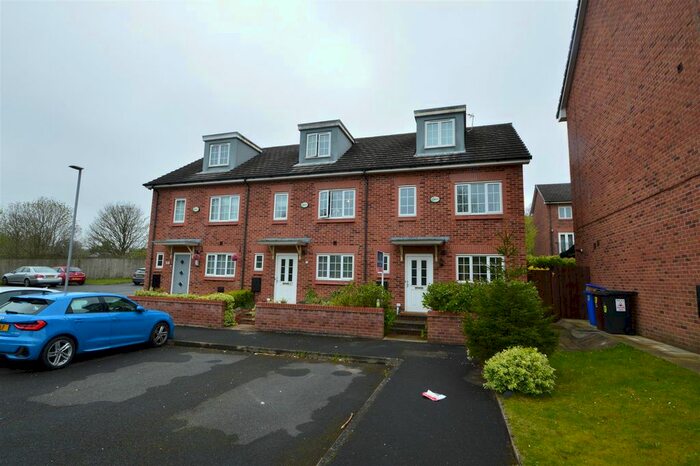 4 Bedroom Property To Rent In Boothdale Drive, Audenshaw, Manchester, M34