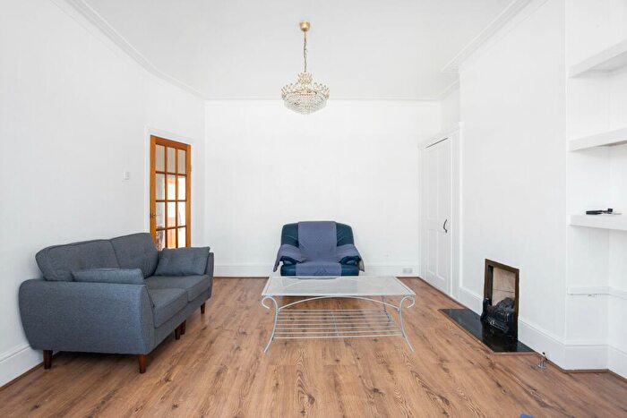 1 Bedroom Flat To Rent In Coventry Road, IG1