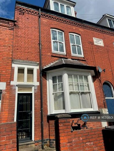 2 Bedroom Flat To Rent In Knighton Lane, Leicester, LE2