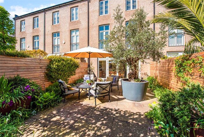 4 Bedroom Terraced House For Sale In Whistler Avenue, Chichester, West Sussex, PO19