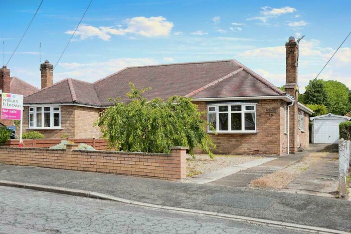 2 Bedroom Semi-Detached Bungalow To Rent In Haydon Close, Willerby, Hull, HU10