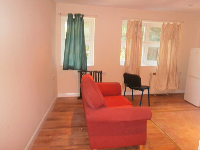 1 Bedroom Flat To Rent In Hosker Close, Oxford, OX3