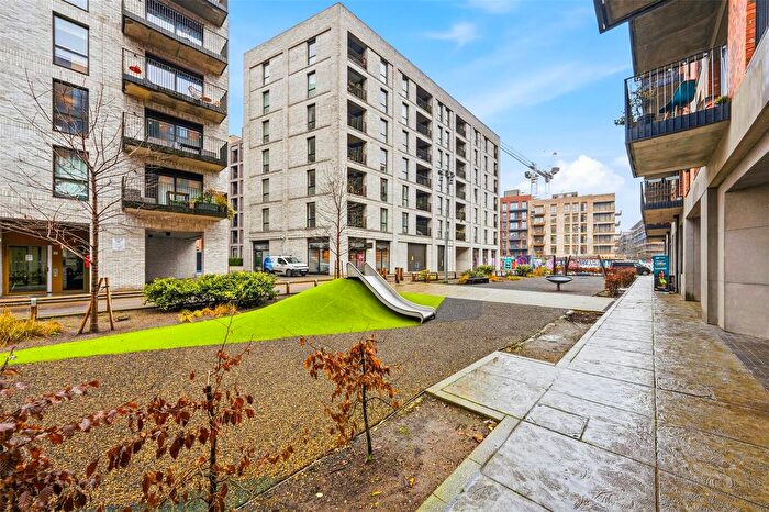 2 Bedroom Flat For Sale In Rookwood Way, London, E3