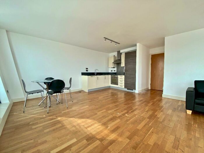 2 Bedroom Apartment To Rent In Wicker Riverside - Penthouse Apartment, Northbank, Wiley Street, Sheffield, S3