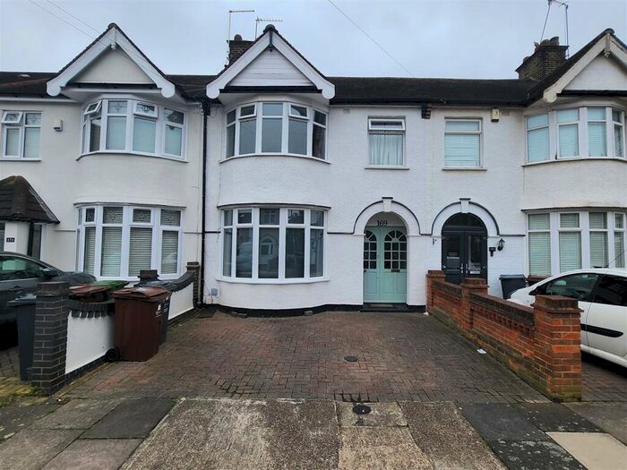3 Bedroom House To Rent In Wilmington Gardens, Barking, IG11