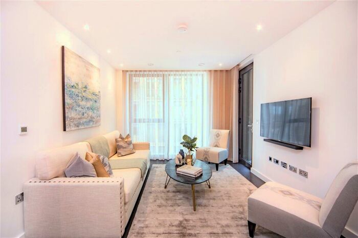 2 Bedroom Apartment To Rent In Thornes House, Charles Clowes Walk, London, SW11