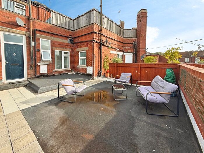 2 Bedroom Flat To Rent In Parade, Exmouth, Devon, EX8