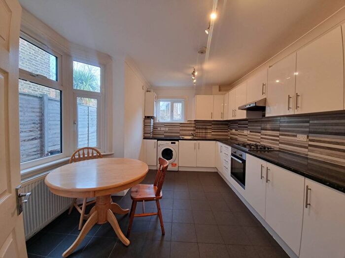 4 Bedroom Terraced House To Rent In Harringay Road, London, N15
