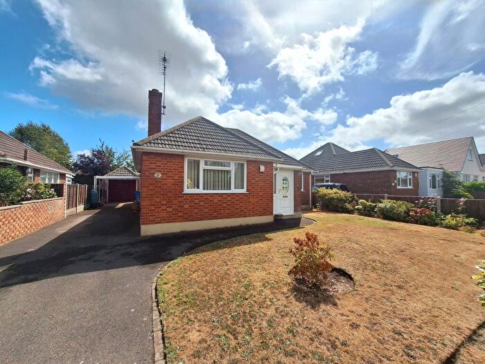 2 Bedroom Detached Bungalow For Sale In Waterloo Road, Poole, BH17