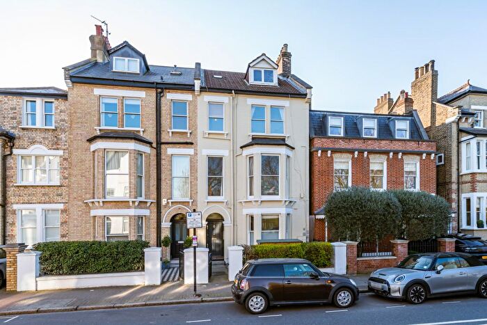 1 Bedroom Flat For Sale In St. James's Drive, London, SW17