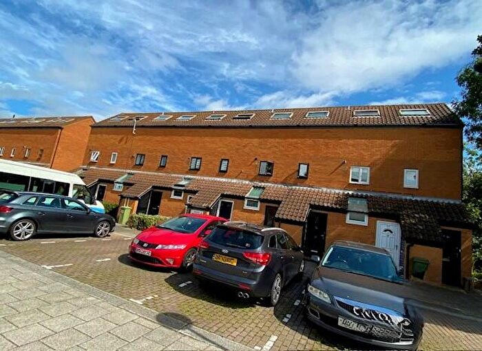 1 Bedroom Duplex To Rent In North Twelfth Street, Central Milton Keynes, Milton Keynes, MK9