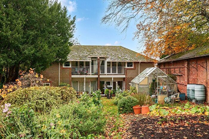 2 Bedroom Apartment To Rent In Winton Hill, Stockbridge, SO20