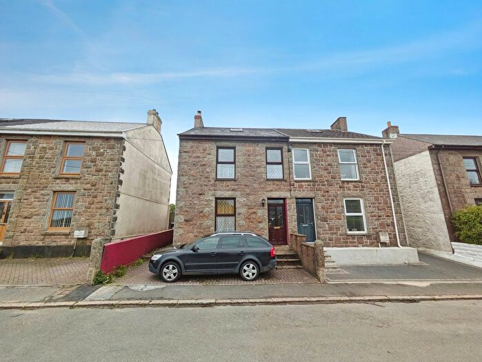 3 Bedroom End Of Terrace House For Sale In Condurrow Road, Beacon, Camborne, Cornwall, TR14
