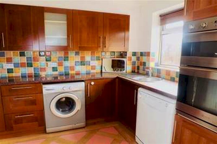 2 Bedroom House To Rent In Dallow Road, LU1