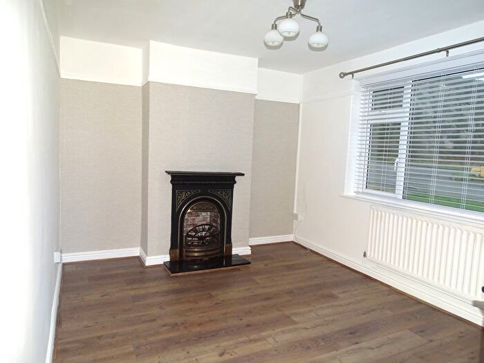 4 Bedroom Terraced House To Rent In Bron Y Felin, Llangefni, Ynys Mon, LL77