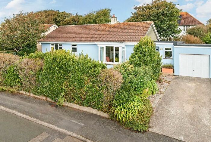 4 Bedroom Bungalow For Sale In Spacious Detached Bungalow, Mullion, TR12
